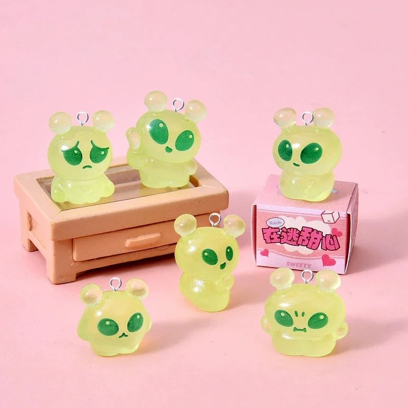 Resin Art Supplies Near Me - 10Pcs Luminous Mini Green Alien Resin