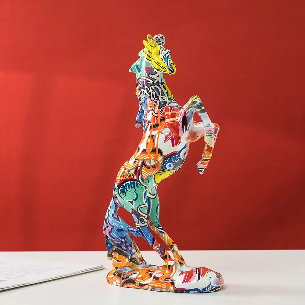 Horse statue graffiti, popular - Resin Art Decoration Items recension och pris