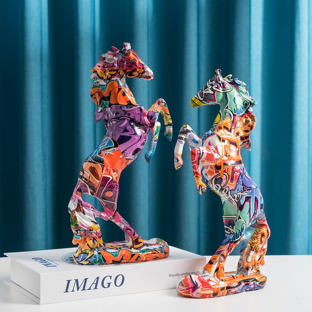Horse statue graffiti, popular - Resin Art Decoration Items recension och pris
