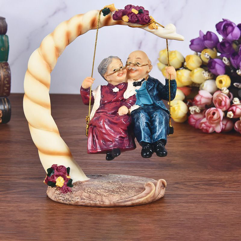 Chinese Swing Old Couples Resi - Resin Art Decoration Items recension och pris